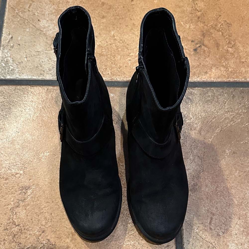 Clarks Women's Black Ankle Booties